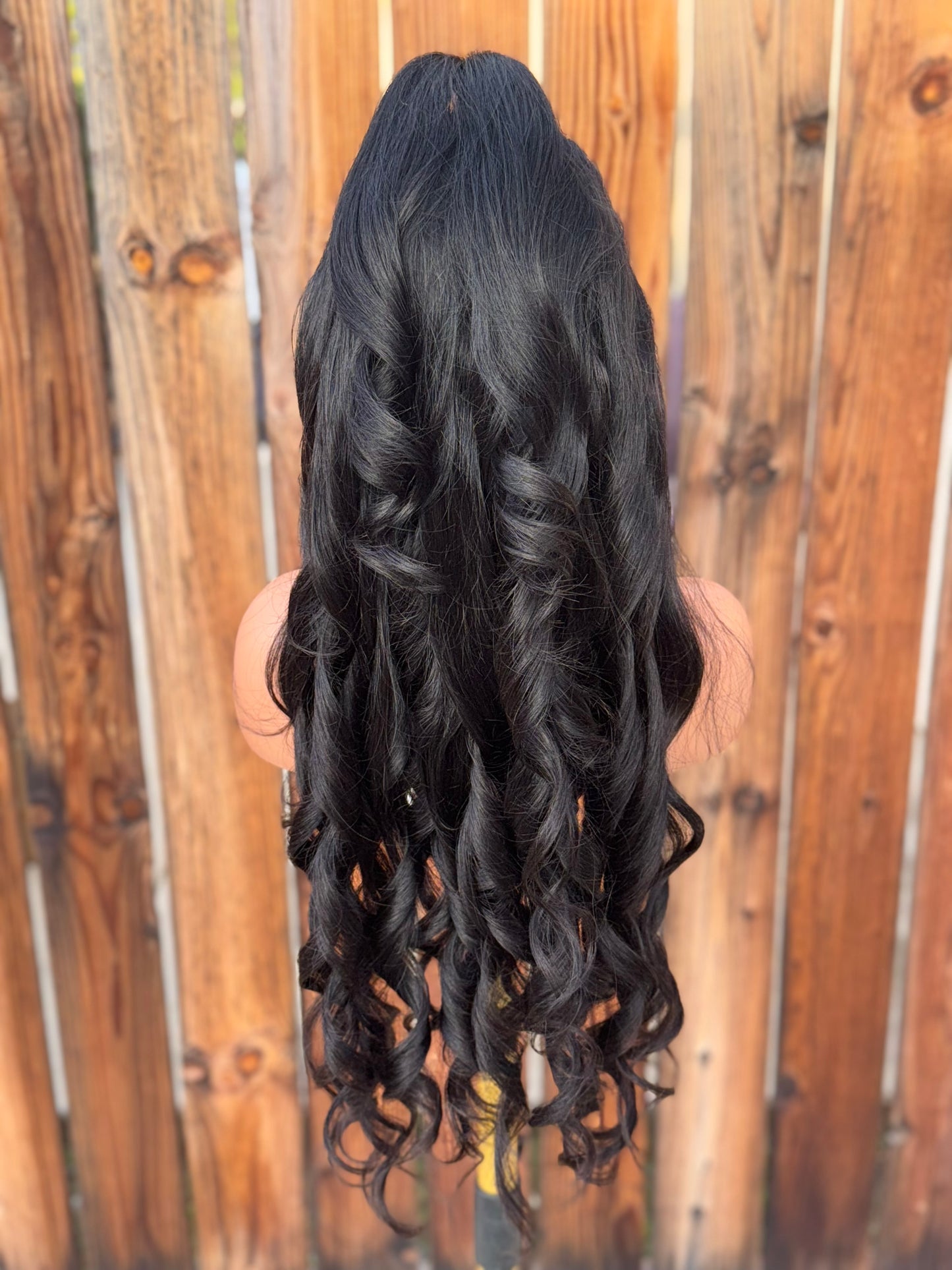 28” 250 % Density Invisible Knots 13x4 HD Lace Wig